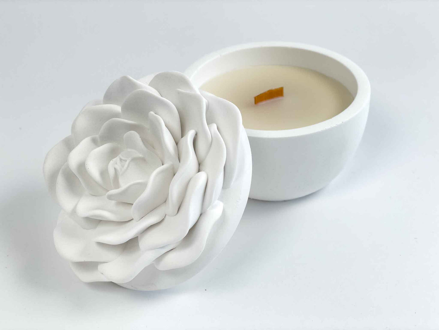 Pfingstrose als Kerzengefäß