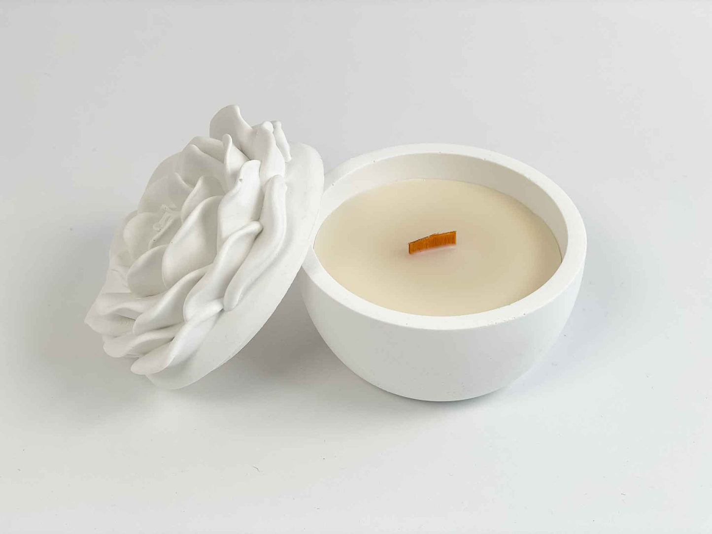 Pfingstrose als Kerzengefäß